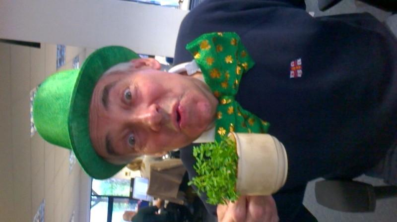 jane_loughrey's tweet photo. @PaulClark_UTV Loving the understated St Patrick's day accessories!!! 😃🍀 http://t.co/zvHRWoJu7b
