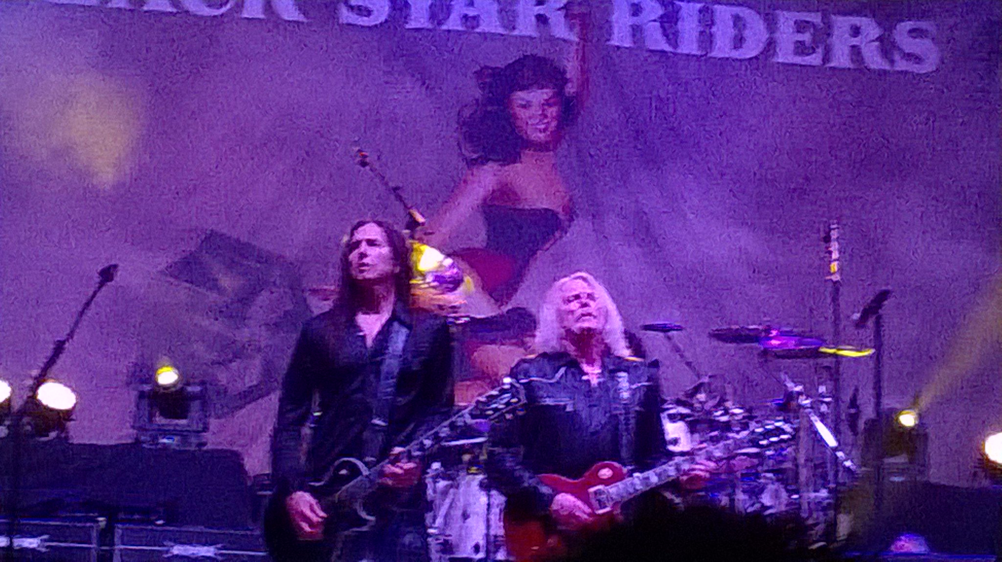Happy Birthday to Scott Gorham today. 

Went to see BSR Sat Wolv. Brilliant. 
