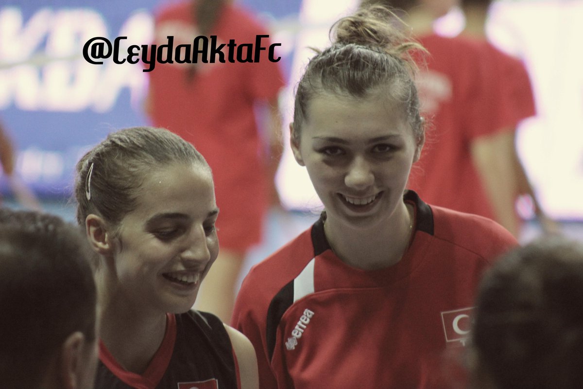 CeydaAktaFc's tweet photo. Eskilerden! #CeydaAktaşCandır :) http://t.co/Zc7IOvJ3Td