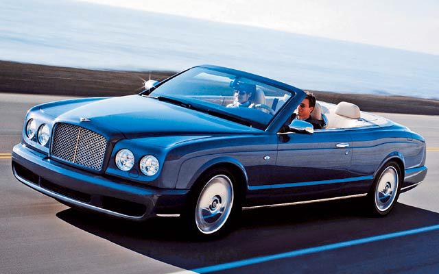 Peux-t-on s'evader en #azur?... Oui et voici comment. #slff15 #bentley #azure <a href="/languesFR/">Ministère-DGLFLF</a>