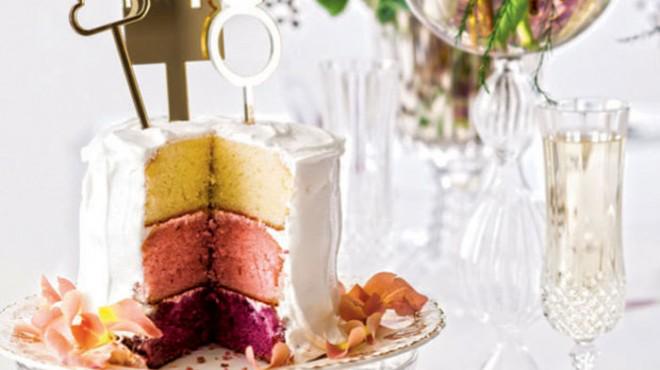 JustSayYes_SA's tweet photo. Frost this mini cake with white icing so the ombre layers are a sweet surprise! http://t.co/g0pSzaldHn http://t.co/DoORu7bT1j