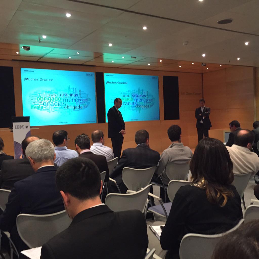 InverDividendos's tweet image. Broche final de @gleonb2009 y @Goyojgomez en el #IBMContent 2015. Debate con nuestros clientes y en nada cóctel :)