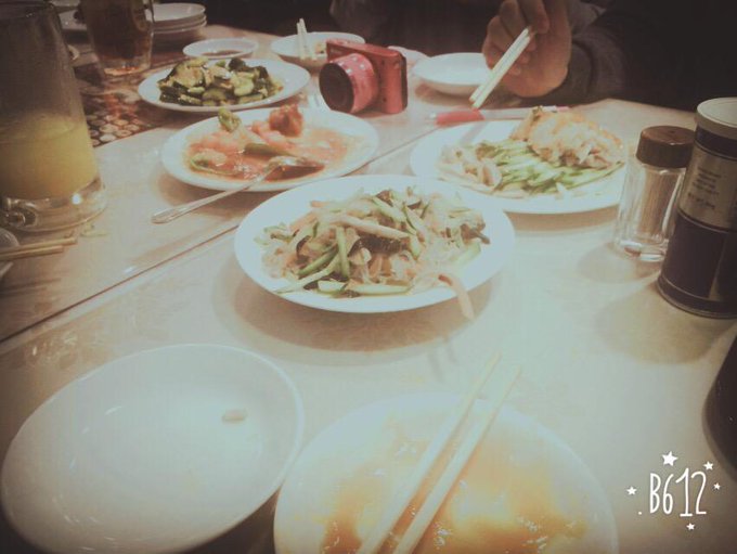 MAXさん、ENプリントさん、ななちゃん、みなみちゃんで中華なう♡ 胃痛で、あんま食べれやーん(>_<) http://t.co/bWFqdUwCfF<a href="/tag/%E3%83%9F%E3%83%8A%E3%83%9F"class="tags"><span>#ミナミ</span></a><a href="/tag/%E3%81%8A%E8%8C%B6%E3%81%AA%E3%81%86"class="tags"><span>#お茶なう</span></a>