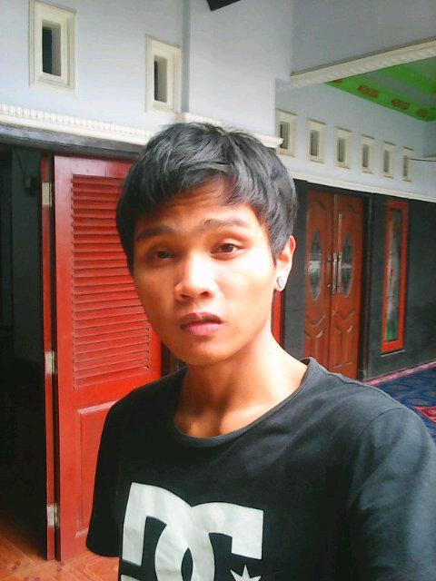 AgustBagast's tweet photo. Whatever http://t.co/TygS40Wn7g