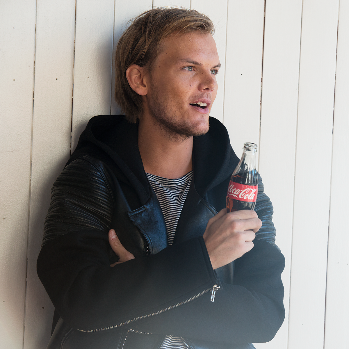 Avicii's tweet photo. Hanging out in L.A. with some of the best not too long ago... #KissHappiness
@cokezone @cocacolafr http://t.co/ckYJN04TCs