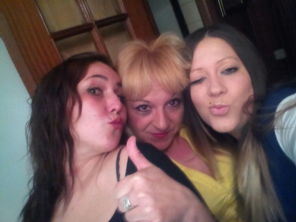 RUBITA_STAR's tweet photo. ✌😜👉🍻 http://t.co/v5NoYuPHI1