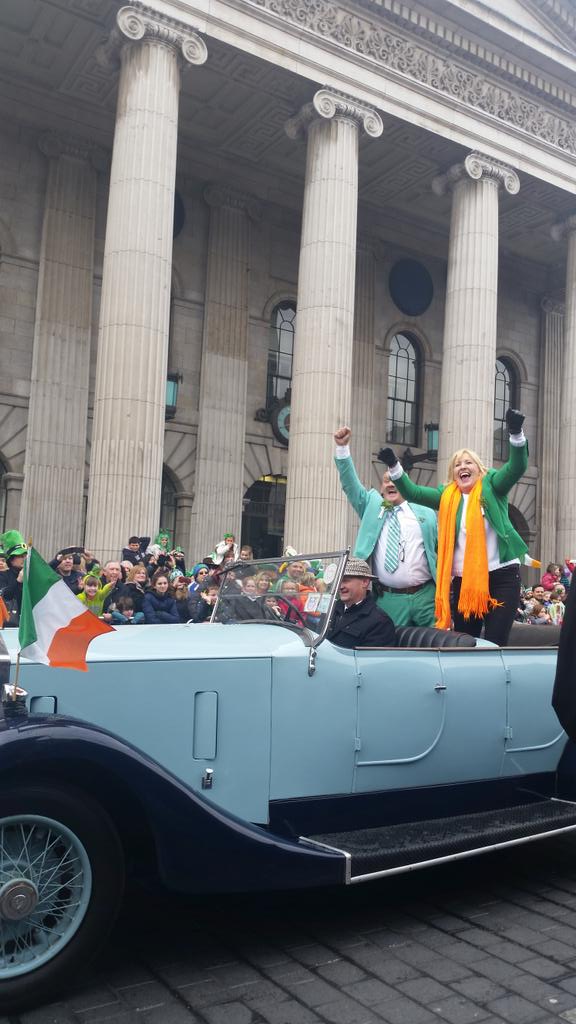 NorahCasey's tweet photo. The main man wows the crowd at the GPO @MrsBrownsBoys #stpatricksfest http://t.co/5tbrm2By6L