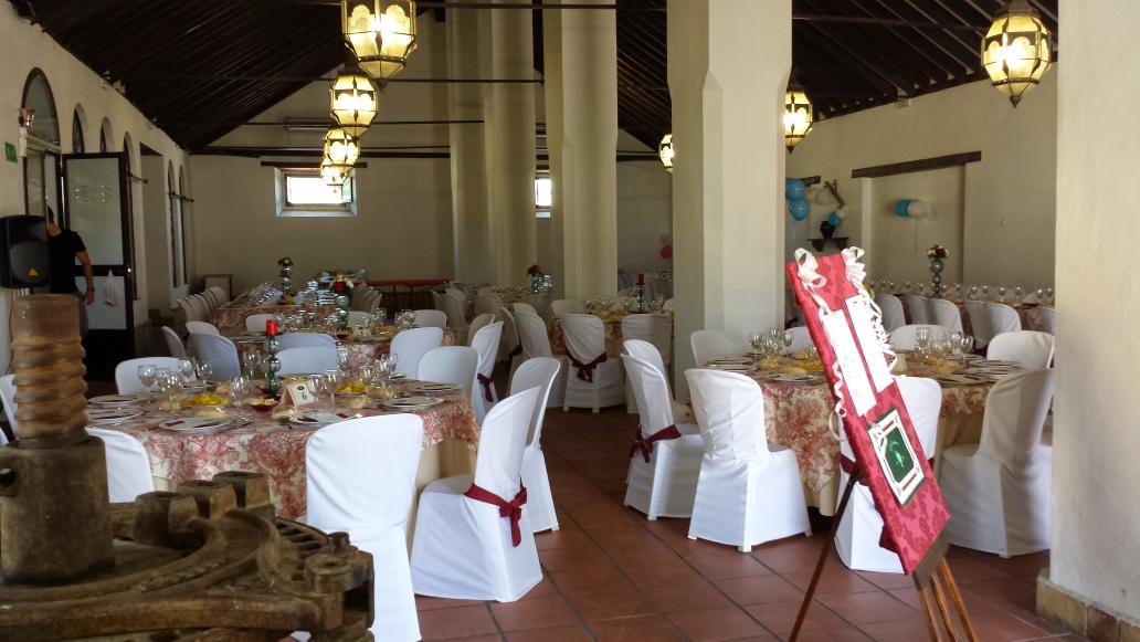 ElsombreroK's tweet photo. Preparado para la gran cena. http://t.co/CV1s5GLKP9