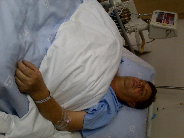 adelejoubert96's tweet image. Daddy in thee hospital ☹