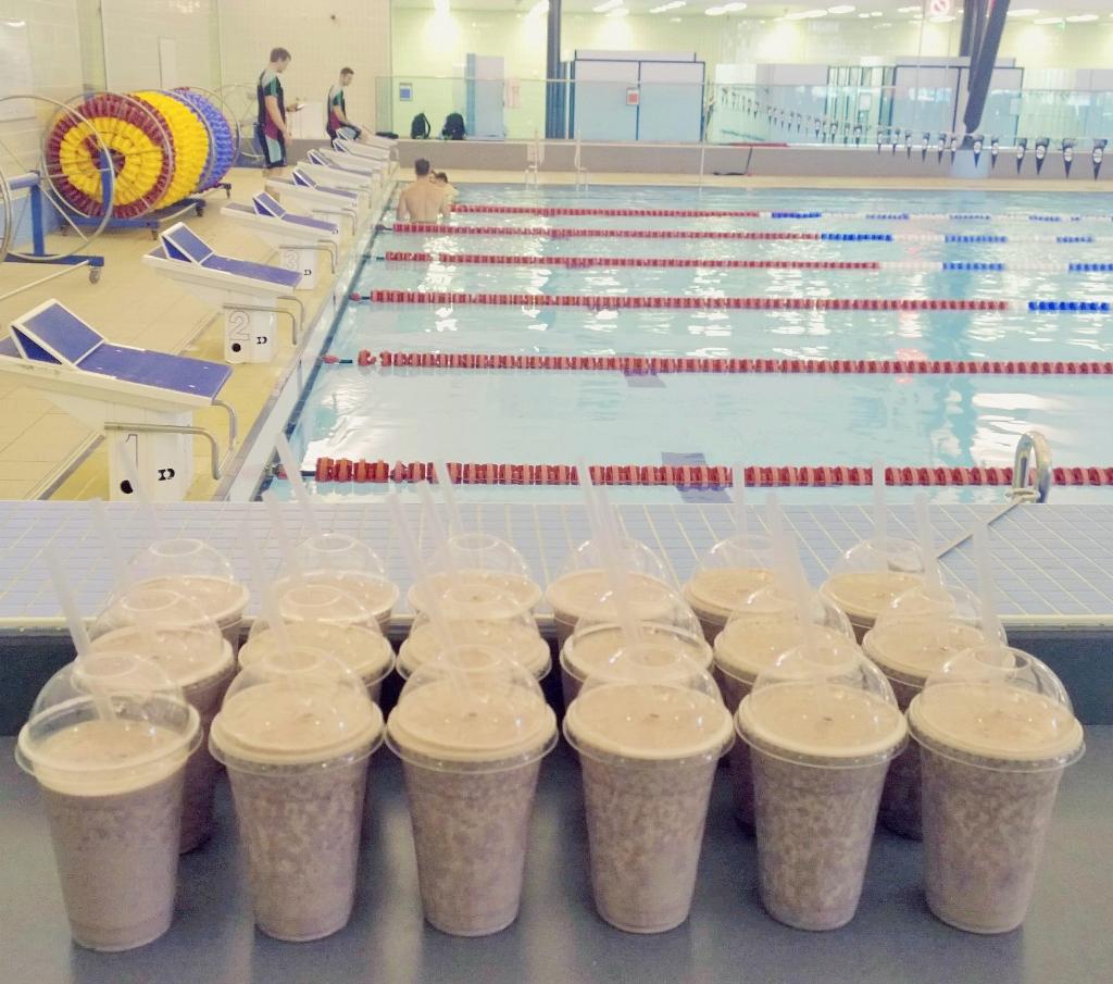 david_m_dunne's tweet photo. Quins Recovery w @SteeleRichie @nitman89 &amp; @thall10000. Thanks again to @LoveSmoothies @a2MilkUK &amp; @MaxiNutrition http://t.co/iiwT78SZFO