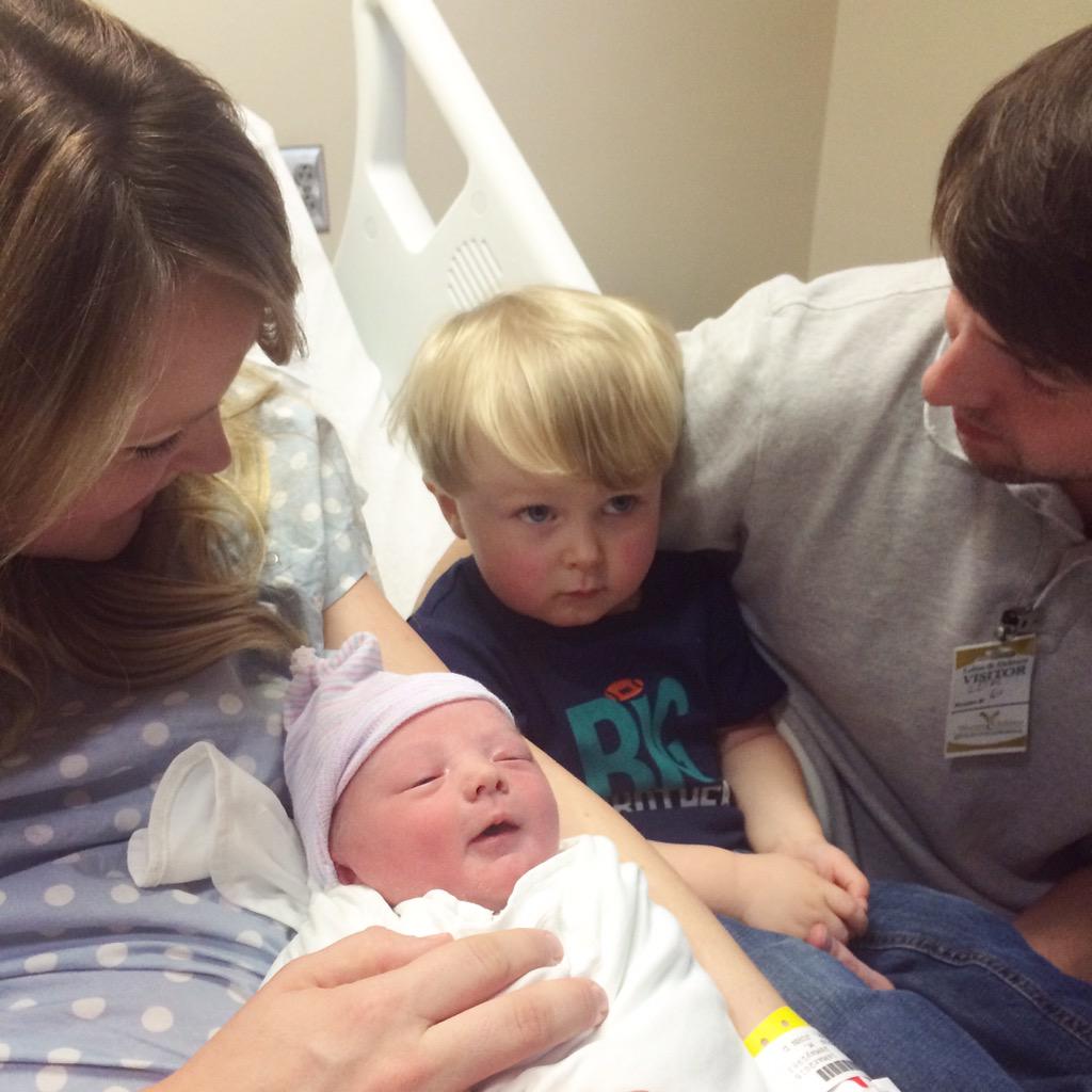 VonDoyle's tweet photo. Got a little busy yesterday and never posted. Here's Ian. 8 lbs 4 oz and healthy. http://t.co/9oWYRTC7zw
