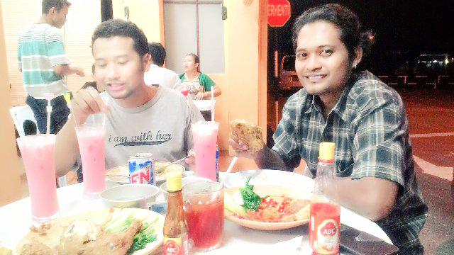 Makan malam sama dokter....