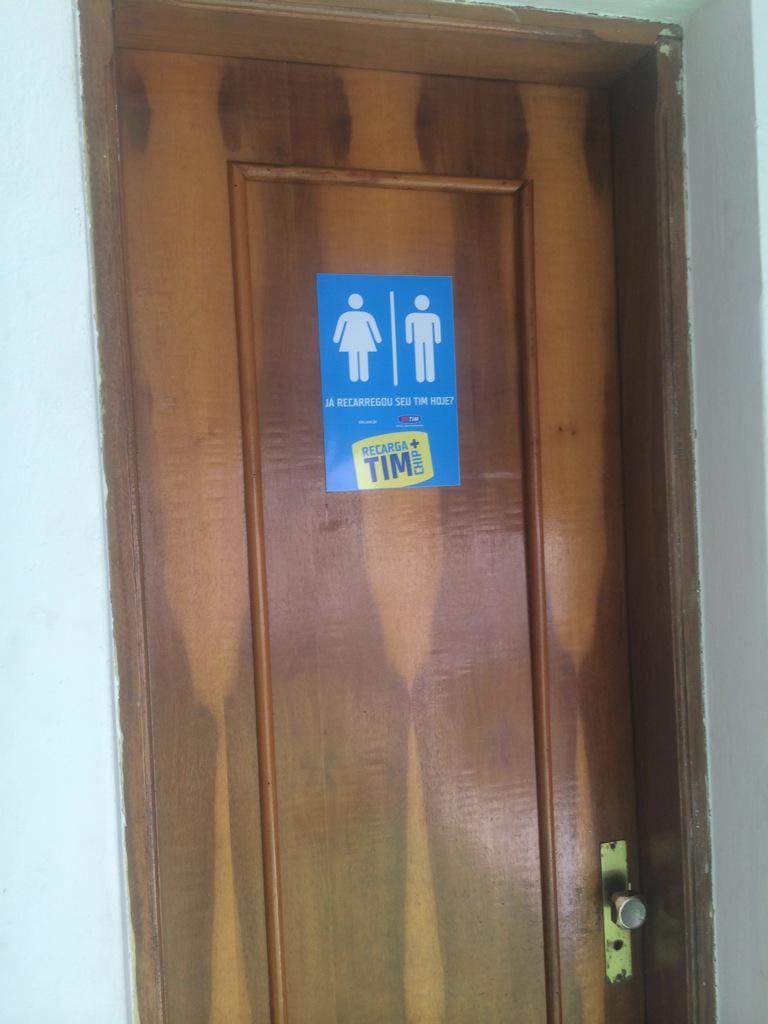 SamMCTSPi's tweet photo. Sinalização sanitários Tim com lembrete: Você já recarregou seu Tim hoje???Vamos aumentar nosso faturamento sempre http://t.co/Ya2bYoYCRX