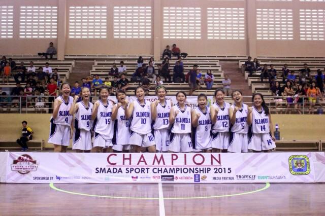 ssc_2k15's tweet photo. our champion girls basketball! once again, congrats SMAK St. Louis 1 Surabaya! #ssc2k15 http://t.co/iOyPbpH48k