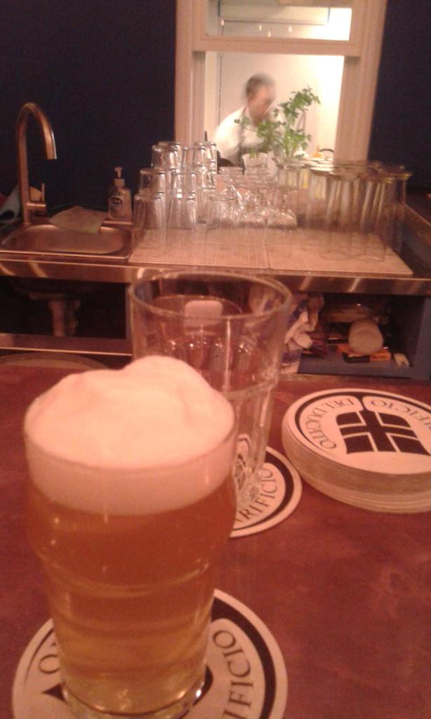 fed_sol's tweet photo. Mi bevo una birra dai..... @TheItalianJobW4 @giacomopelizza @BirredelDucato #Viaemilia http://t.co/WLbsfbDYUT