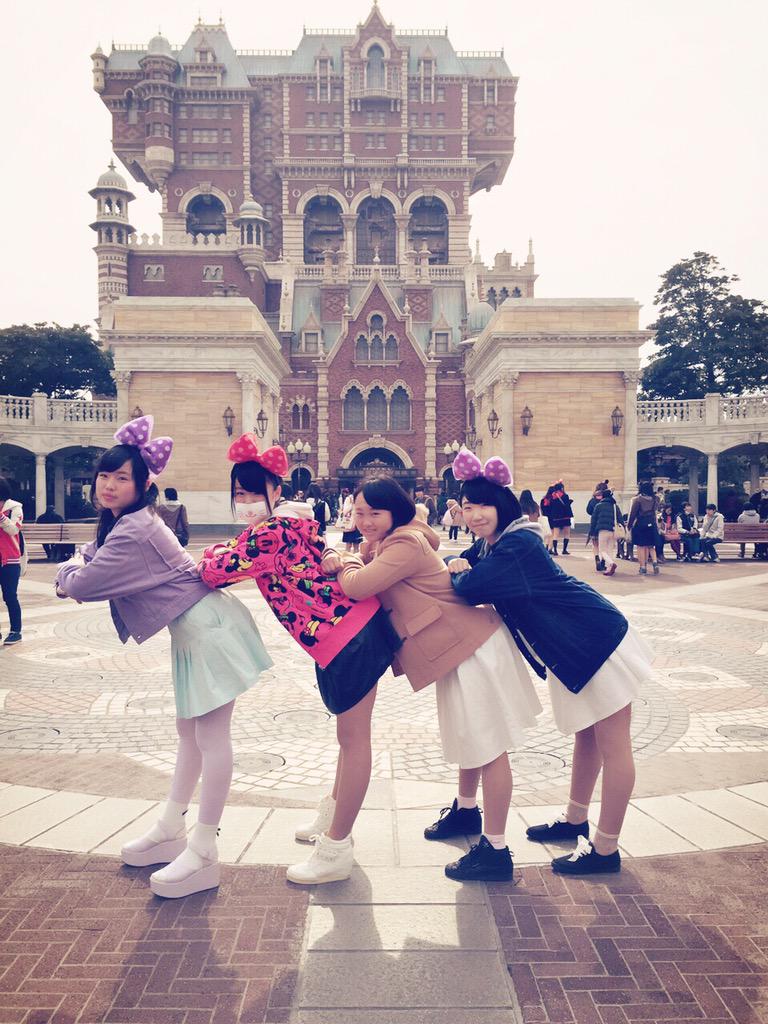 World0729's tweet photo. 昨日、シーに行ってきました💙💜❤️ http://t.co/jQMi3ltd4y