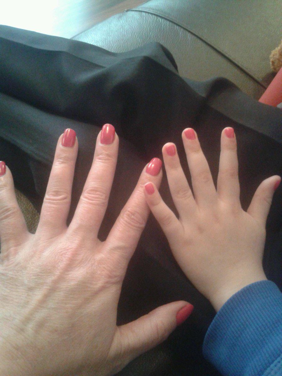 lecky75's tweet photo. Matching nails. #mammydaughterlove ♡♥♡ http://t.co/aRPPK0eBTg