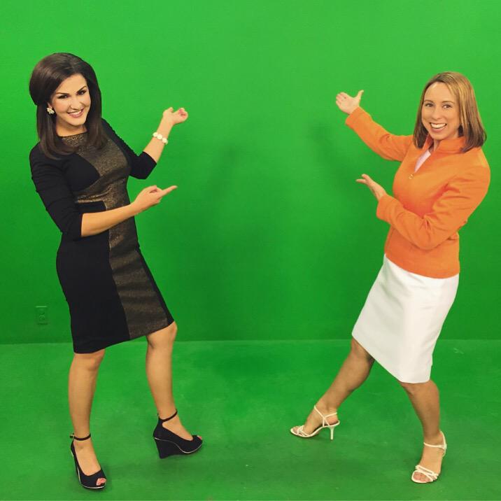 SashaLoftis's tweet image. Here&apos;s why @ErinJordan_WX and I didn&apos;t wear green today! #GreenScreenProblems. We went for the pot of gold instead.