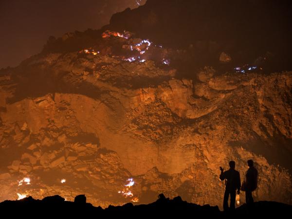 Ciudad de la india se incendia desde hace 100 años