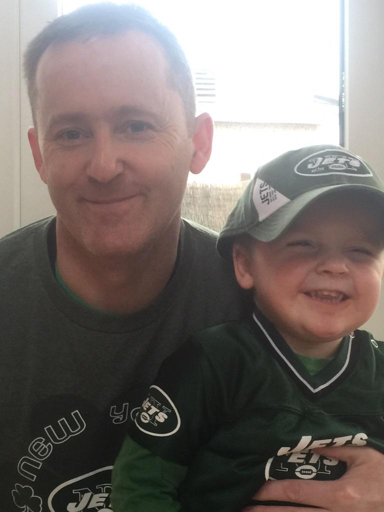 joebracken33's tweet photo. 2 guys from Ireland wishing all @nyjets a #HappyStPatricksDay Can't wait to see you on this side of the Atlantic http://t.co/2pnc3d7r9D
