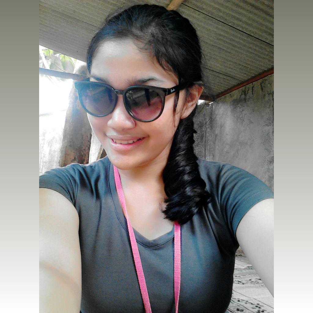 CewekUnnes's tweet photo. Kak Lia, Pend. Tata Kecantikan #unnes #unnescantik http://t.co/sKGDGle1Lb