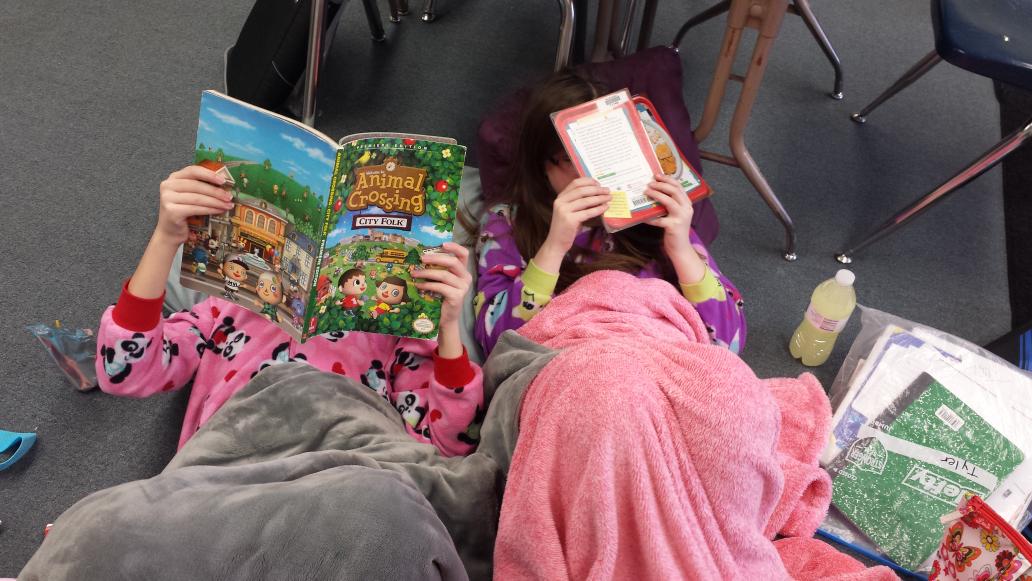 payson_grade5's tweet photo. More pictures from our read in this morning! @paysonseymour http://t.co/a4of2H5zdu