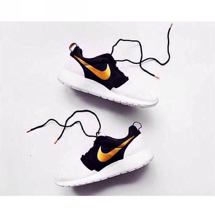 RynadSneakers's tweet photo. [PO 3minggu] Nike roshe run hyperfuse Available sz39-44 IDR 695.000 @snkrs_bdg @CasualStand @Fondem_ @BoobiesSneakers http://t.co/2Jx2eX5Gzq