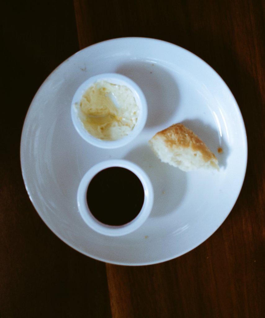 MsLucyF's tweet photo. Looking for the #best #Biscuits in #Chicago? You won't find it on my plate. @pleinairchi #alreadyinmytummy http://t.co/jx8qgfTHSY