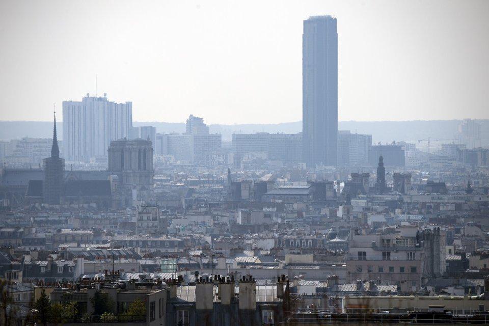 MetroParis's tweet photo. La pollution se poursuit : vers des transports en commun gratuits jeudi ? http://t.co/7Nc5MO4PIT http://t.co/H0fdGu4P6N
