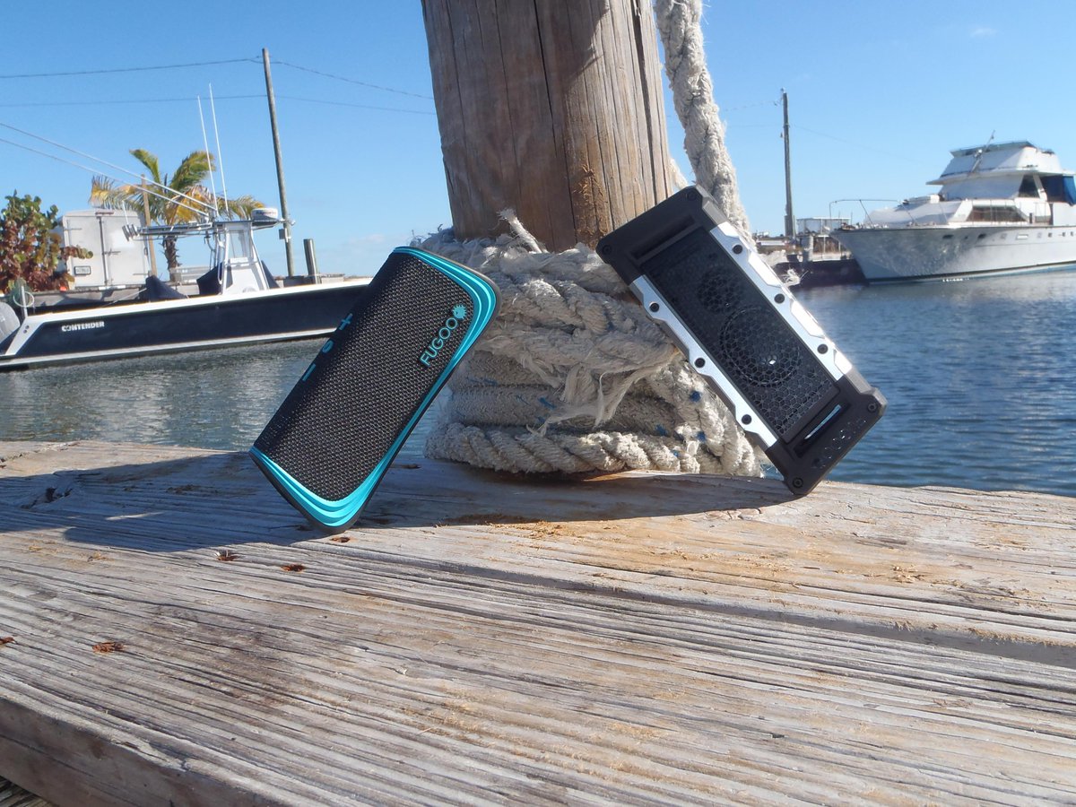 GAFFMagazine's tweet photo. We at #GAFF love #music and our @FUGOOlife we use it everywhere! #waterproof #dropproof #mudproof #Snowproof http://t.co/bof5G9kzAn