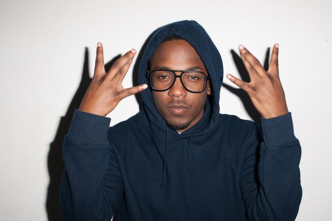 распальцовка жесты. позы рэперов. перстни рэперов. снуп дог крипс. рука репера.