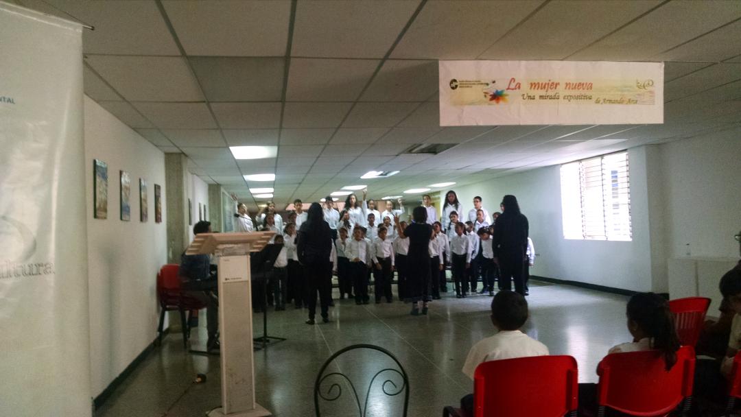 tinibra's tweet photo. Coro Núcleo la Rinconada @nucleorinconada en Universidad Simón Rodríguez en este momento http://t.co/xaHJ131sSS