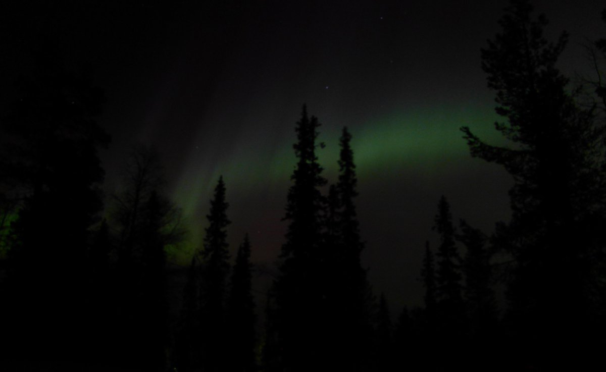 Katsokaa ihmiset taivaalle. Aivan mahtavat #revontulet. #Suomi on hieno maa.