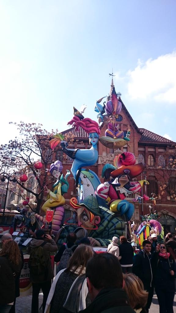 Angelmc17's tweet photo. Dia de fallas http://t.co/z2JrZUPSlQ