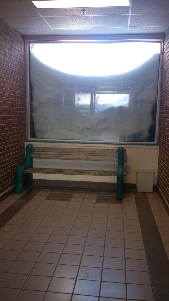 ColonelGrayArt's tweet photo. Colonel Gray vs Winter, 0-3. #Notgettingabannerthisyear And more snow to come on Wednesday. http://t.co/ccsaA4iN5I