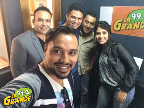 Foto oficial junto a los Jejenes Invisibles en cabina de La Grande