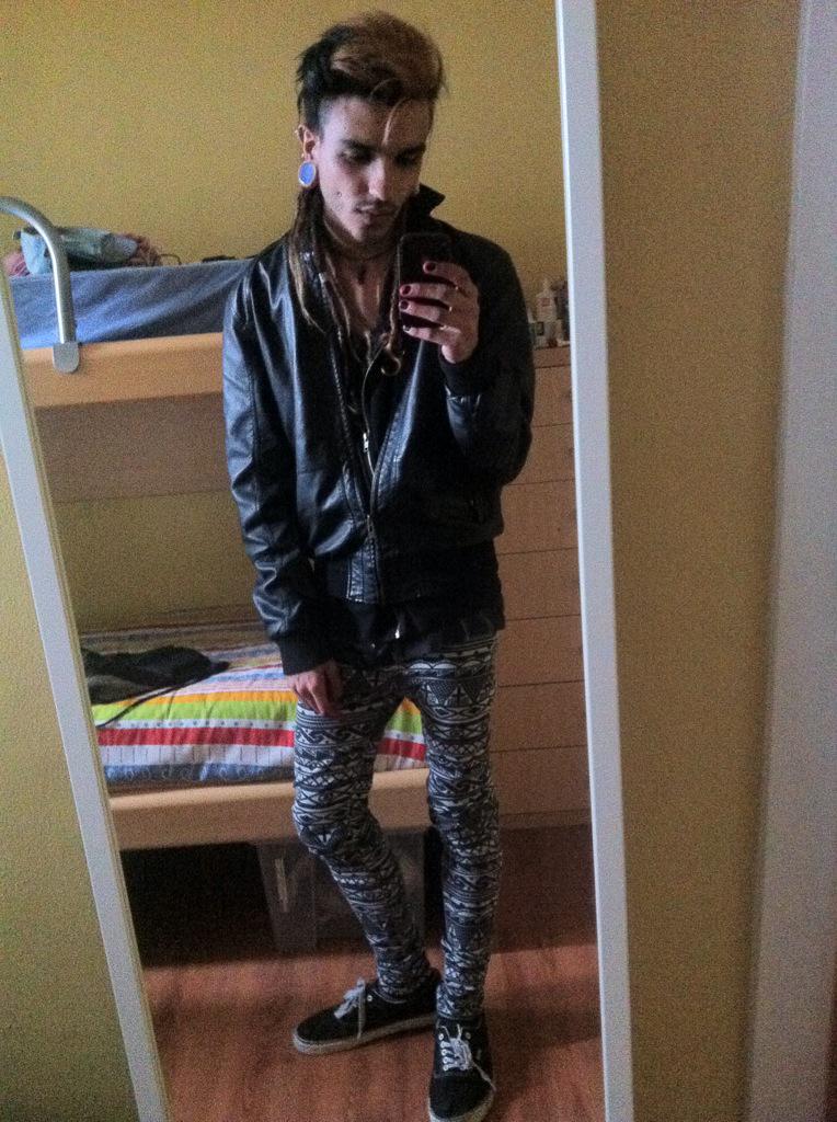 Zombiebrains_'s tweet photo. Ellos creen q me conocen, equivocaos q estaaaannn http://t.co/0dRbIzKP1n