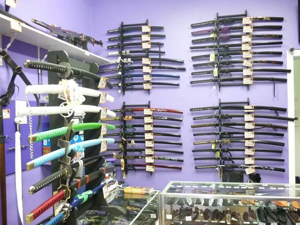 PaTakuTv's tweet photo. Wer will mal ein #katana haben?(☆ω☆)ich hab ja nur ein kleines aus dem #Automaten gewonnen haha(＾▽＾) #japan #samurei http://t.co/KWMNgjHLJ4