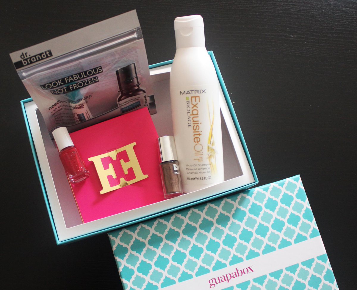 Fandebox's tweet photo. Nueva @Guapabox en nuestras manos. ¡Cada cajita se supera más! Muy pronto os la mostramos en detalle en el blog ;) http://t.co/fnZqlUMLqv
