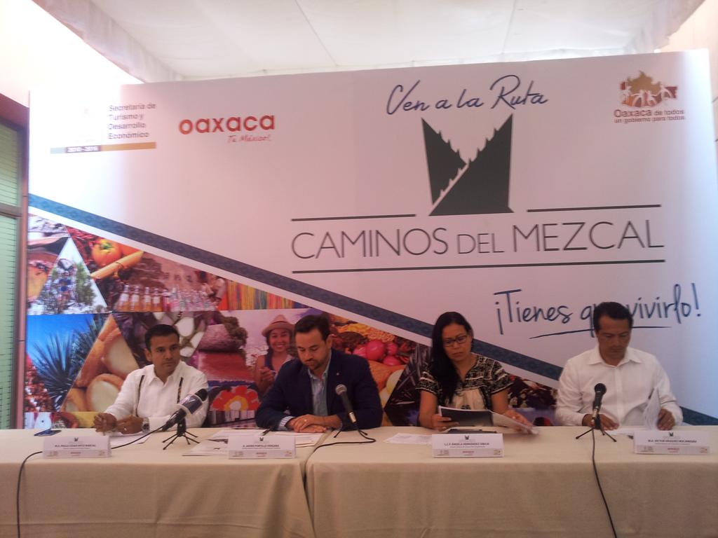 SecturOaxaca's tweet photo. La ruta #CaminosDelMezcal busca mejorar la estadía promedio, afluencia turística e incrementar la derrama económica. http://t.co/bSgdNDIpT1