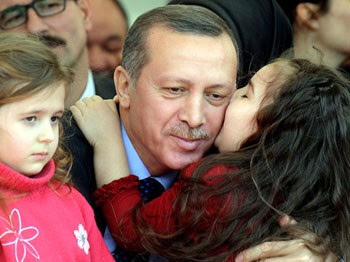 Her diktatör senin gibi olsa mevlam başımızdan eksık etmesin seni