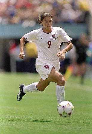 Happy 43rd birthday to the one and only Mia Hamm! Congratulations 