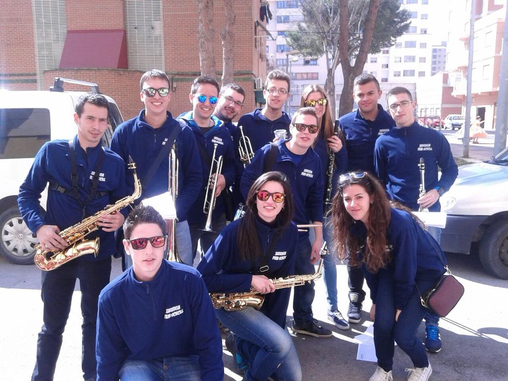 Fem_Soroll's tweet photo. @adriannrm @adri_perez10 @bego_caballero @andrea_gv94 @sergiete947 @srtamontanez_ 
@FallaReiNJaumeI 
#Fallas2015 #xfs http://t.co/h7kxIJDbjr