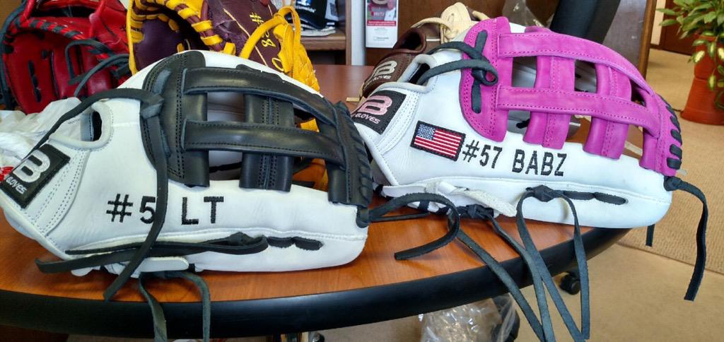 DETROITCCAD's tweet photo. S/O to @TheGloves23 on these two beauties. #USSSAConference #TGbrand http://t.co/s0b9KWe2IE