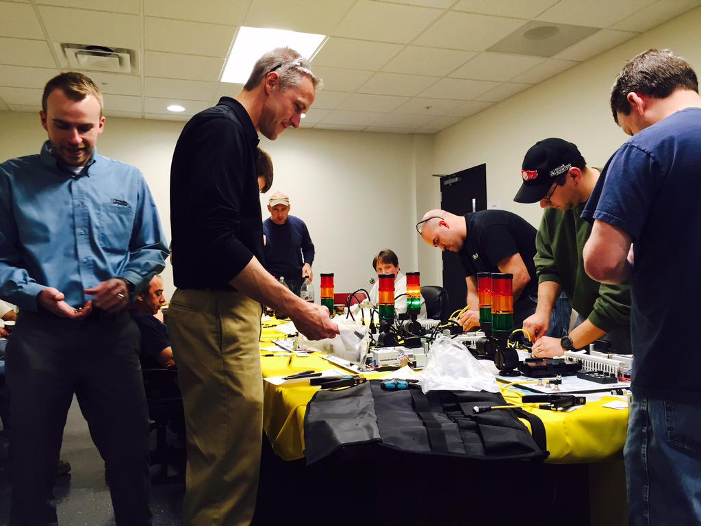 YellowFellowPxC's tweet image. We've broken the minute mark in Rochester NY! #CoastToCoast time to beat is now 55:26. Wire faster with #QUICKON #M12