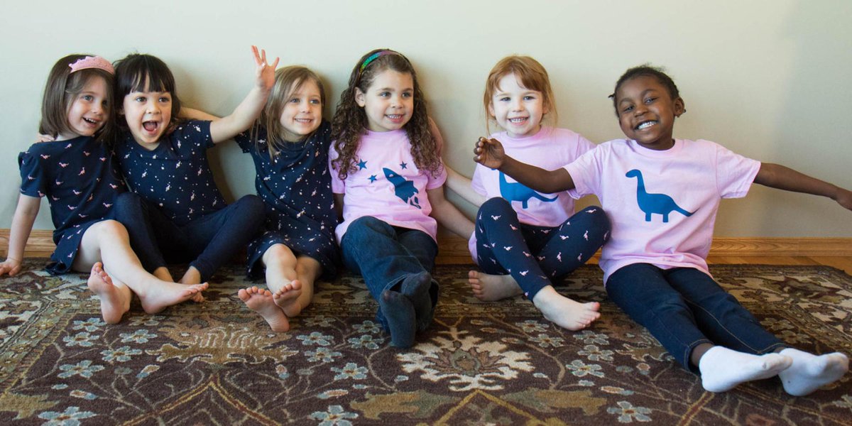 HuffPost's tweet photo. Moms create science-themed clothing line for girls that bashes stereotypes http://t.co/k2lZ5jOtQI http://t.co/AaLWlnjctl