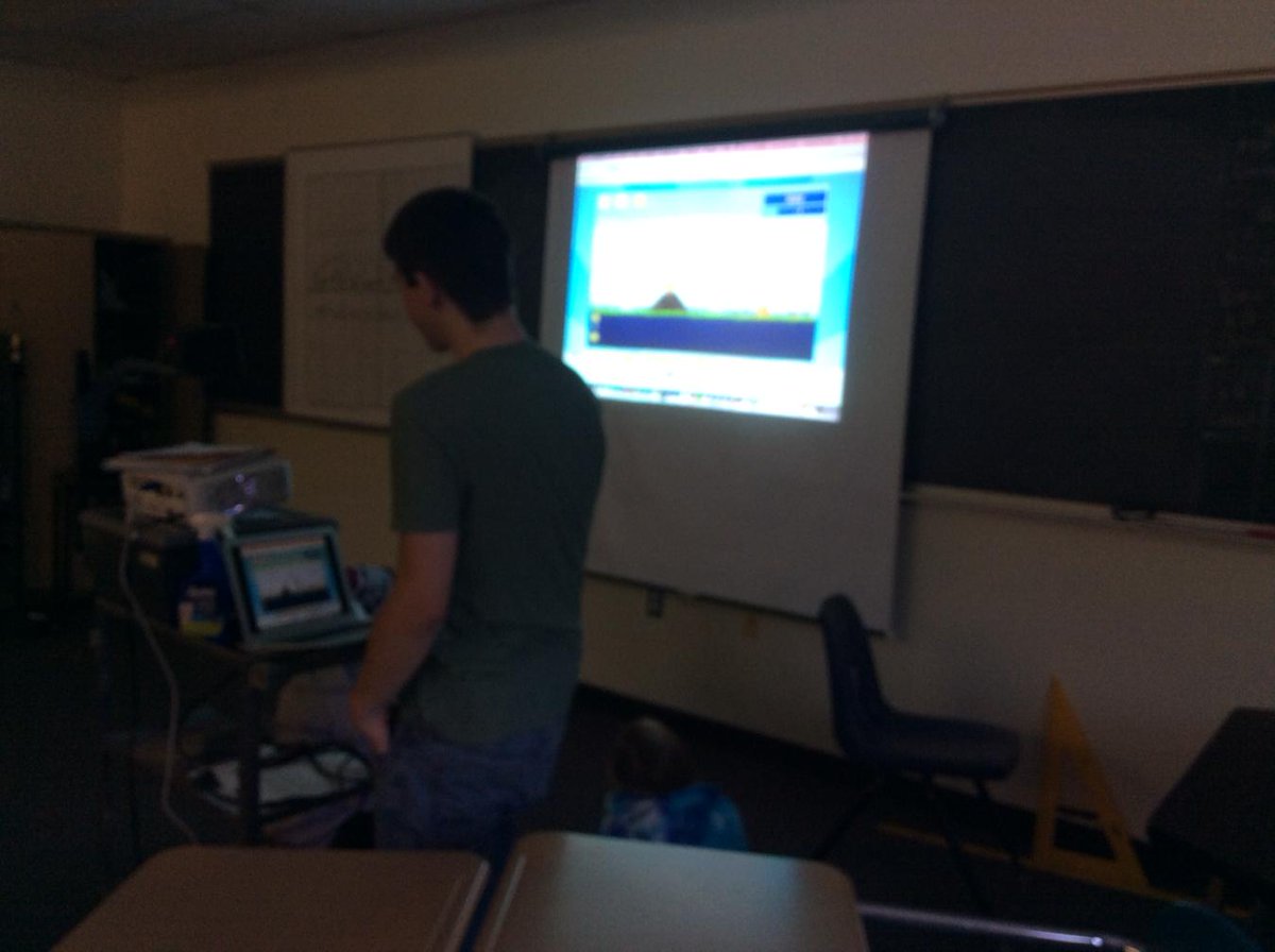 mrcalebfletcher's tweet photo. Teaching parabolas using Angry Birds! What!?

#mathclass http://t.co/g3NxhM6Psj