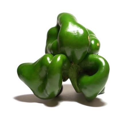 UglyFoodsShop's tweet photo. Some peppers look like lucky green shamrocks. Some don't. We love 'em all. #HappyStPatricksDay everybody! http://t.co/r3SqYGohIV