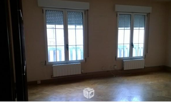 InmoVargas's tweet photo. Piso vacio en Numancia de 93 m2, 3 habitaciones, calefacción, ascensor, techos altos. http://t.co/Avz0SnJtNo