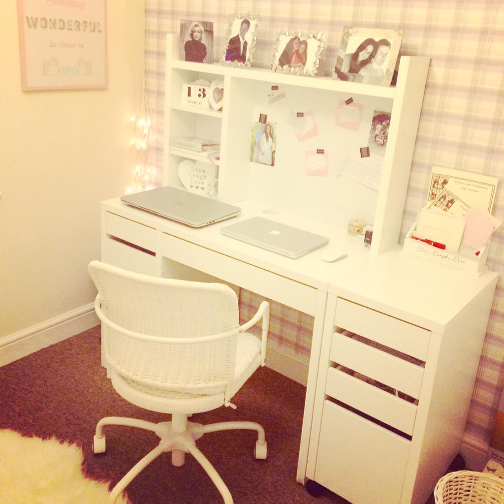 DemmiPhotoshoot's tweet photo. My pretty little office 📝📧 http://t.co/GcYyhkLWnz